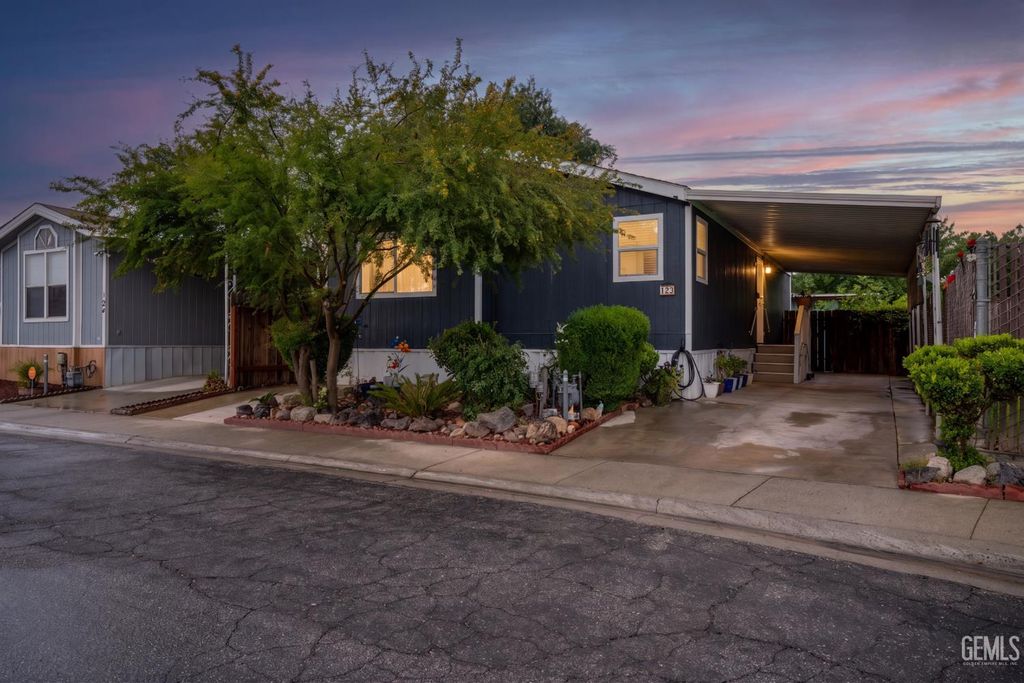 1301 Taft Highway 123, Bakersfield, CA 93307