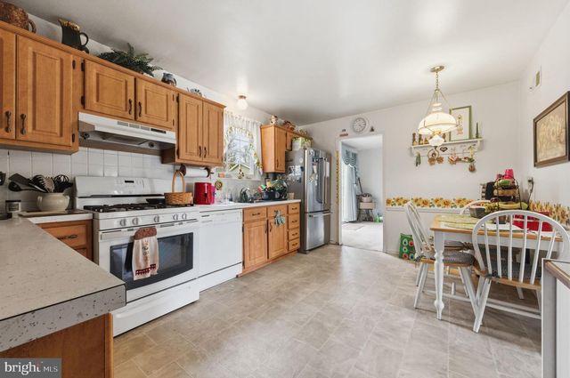 7 LEAFY LN, Newark, DE 19702