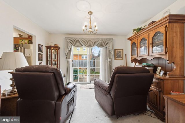 7 LEAFY LN, Newark, DE 19702