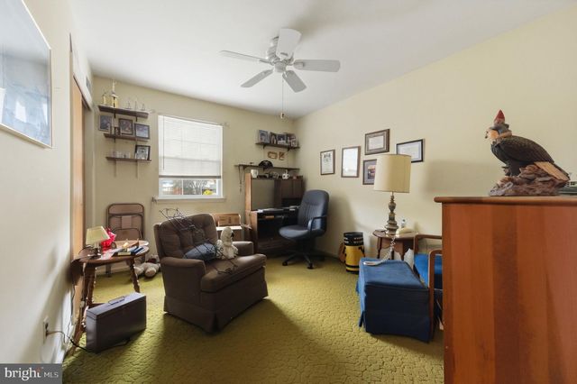 7 LEAFY LN, Newark, DE 19702