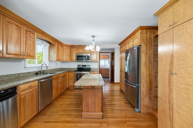 16 Laurent Road, Salem, MA 01970