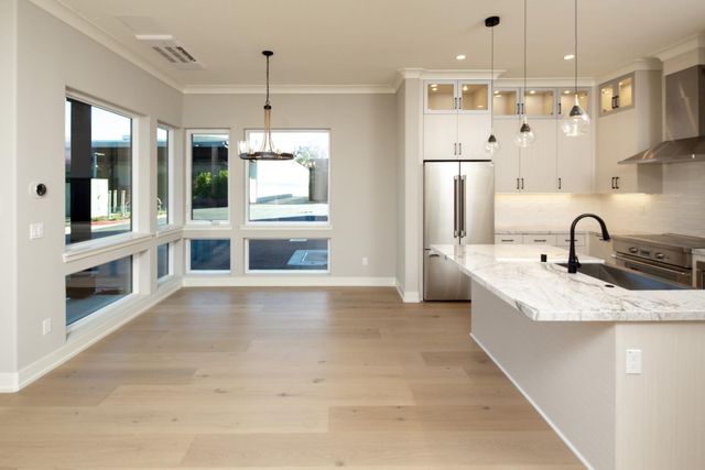 101 Acacia Lane, Palo Alto, CA 94306