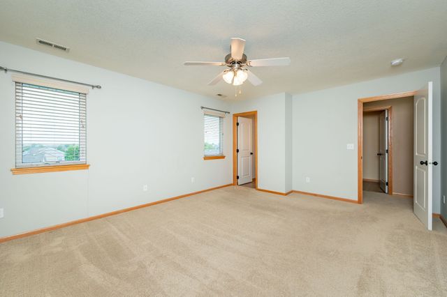 5204 NE Briarwood Drive, Ankeny, IA 50021