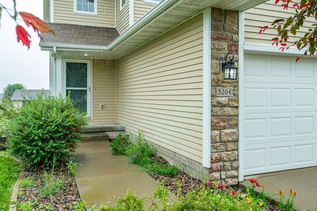 5204 NE Briarwood Drive, Ankeny, IA 50021
