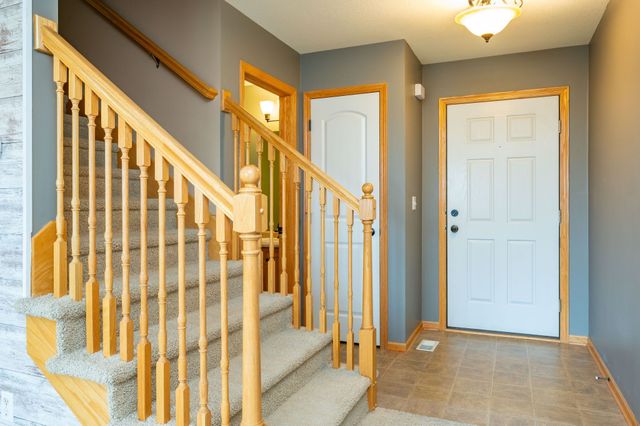 5204 NE Briarwood Drive, Ankeny, IA 50021