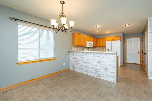 5204 NE Briarwood Drive, Ankeny, IA 50021