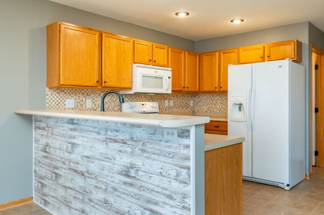 5204 NE Briarwood Drive, Ankeny, IA 50021