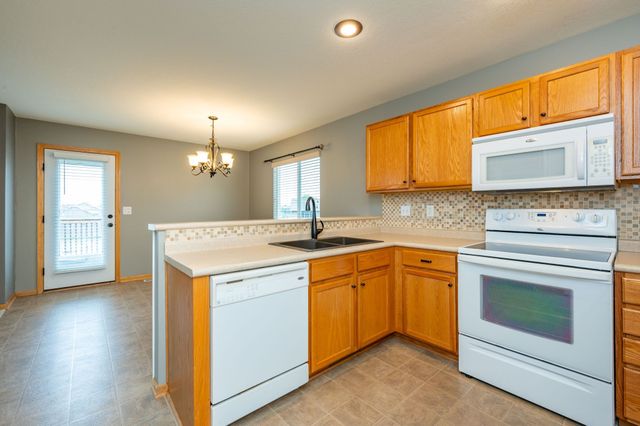 5204 NE Briarwood Drive, Ankeny, IA 50021