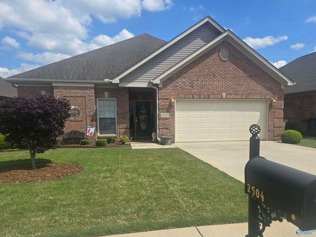 2504 Aldingham Drive SW, Decatur, AL 35603