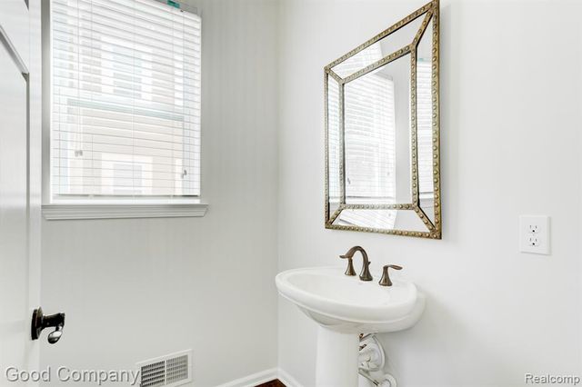 820 Baldwin Avenue, Royal Oak, MI 48067