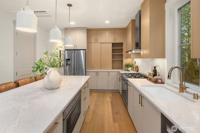 13131 NE 87th Lane, Kirkland, WA 98033