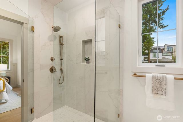 13131 NE 87th Lane, Kirkland, WA 98033