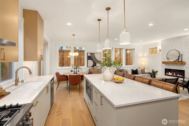 13131 NE 87th Lane, Kirkland, WA 98033