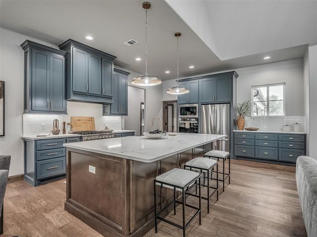 3124 Red Ridge Drive, Blanchard, OK 73010