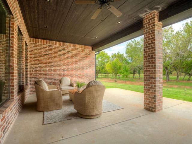3124 Red Ridge Drive, Blanchard, OK 73010