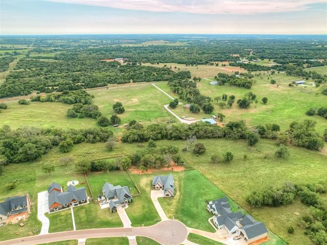 3124 Red Ridge Drive, Blanchard, OK 73010