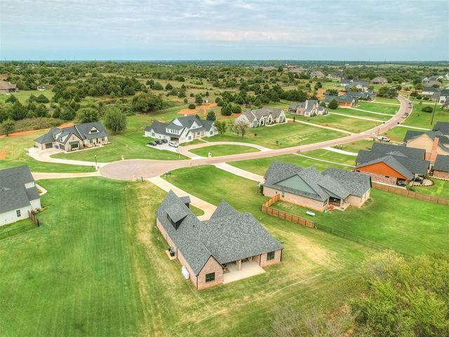 3124 Red Ridge Drive, Blanchard, OK 73010