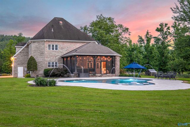 7805 Owls Hollow Road, Gadsden, AL 35901