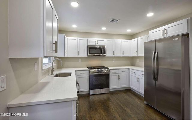 560 Garrett Hill Boulevard, Belford, NJ 07718
