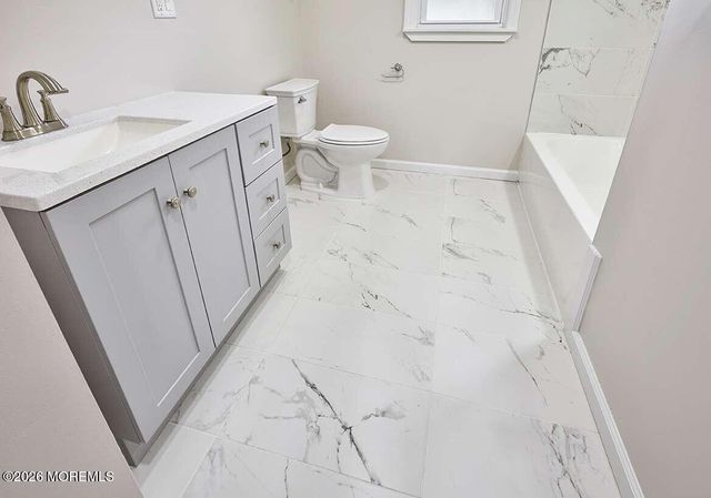 560 Garrett Hill Boulevard, Belford, NJ 07718