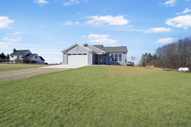 271 Hidden Bluff ROAD, Cedar Grove, WI 53013