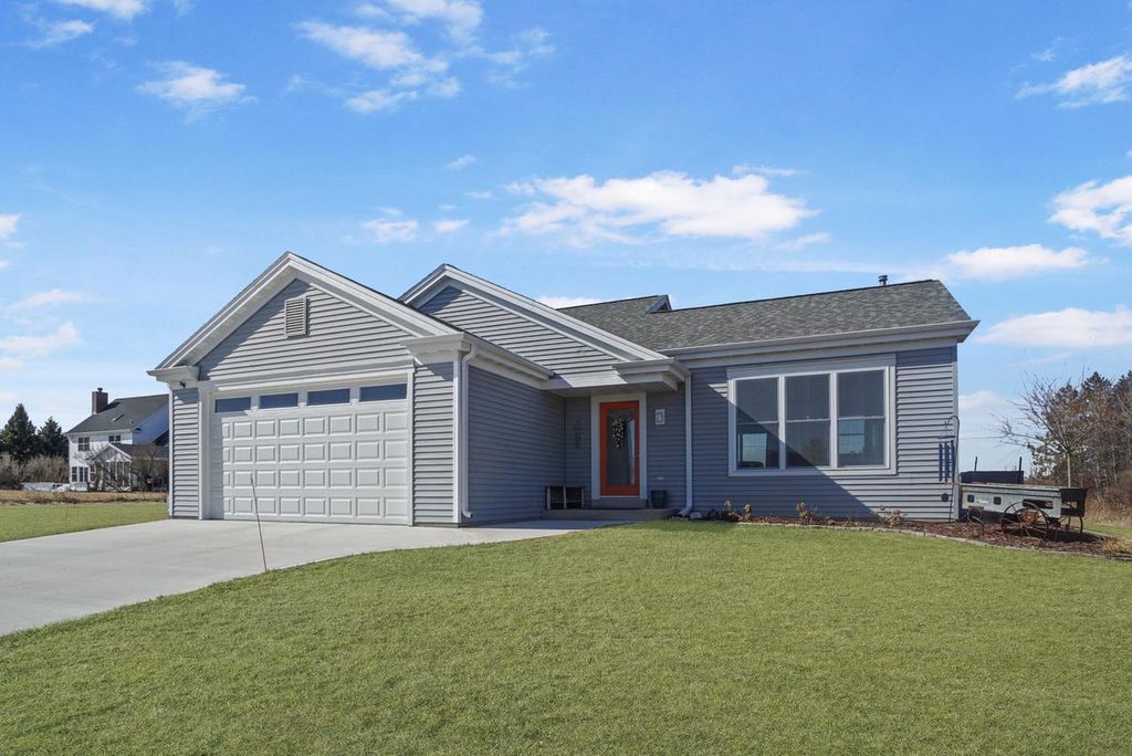 271 Hidden Bluff ROAD, Cedar Grove, WI 53013