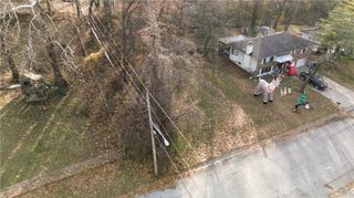 11239 E Smart Avenue, Sugar Creek, MO 64054