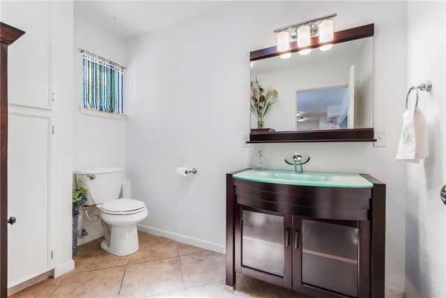 433 Cape Henry Dr, Corpus Christi, TX 78412
