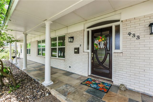 433 Cape Henry Dr, Corpus Christi, TX 78412