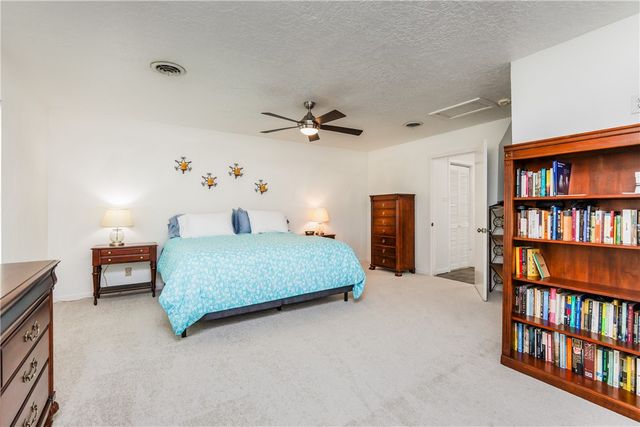433 Cape Henry Dr, Corpus Christi, TX 78412