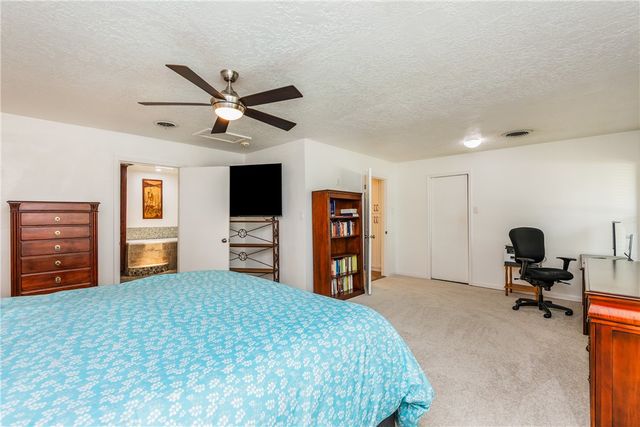 433 Cape Henry Dr, Corpus Christi, TX 78412