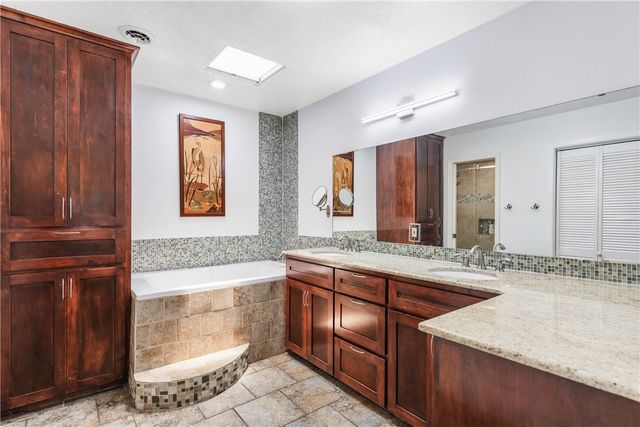 433 Cape Henry Dr, Corpus Christi, TX 78412