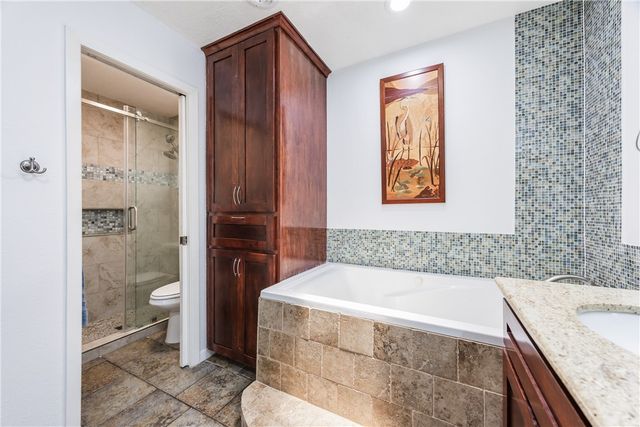 433 Cape Henry Dr, Corpus Christi, TX 78412