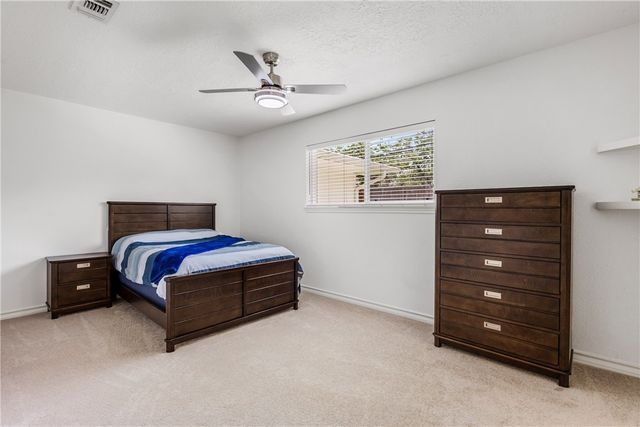 433 Cape Henry Dr, Corpus Christi, TX 78412