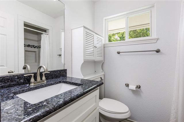 433 Cape Henry Dr, Corpus Christi, TX 78412