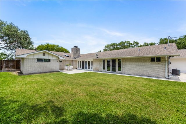 433 Cape Henry Dr, Corpus Christi, TX 78412