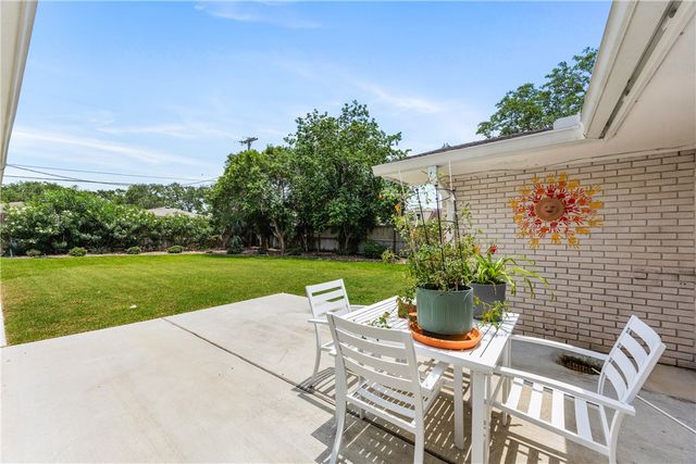 433 Cape Henry Dr, Corpus Christi, TX 78412