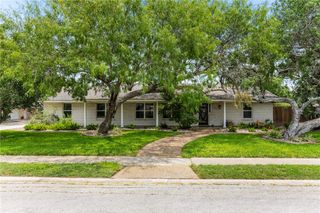 433 Cape Henry Dr, Corpus Christi, TX 78412