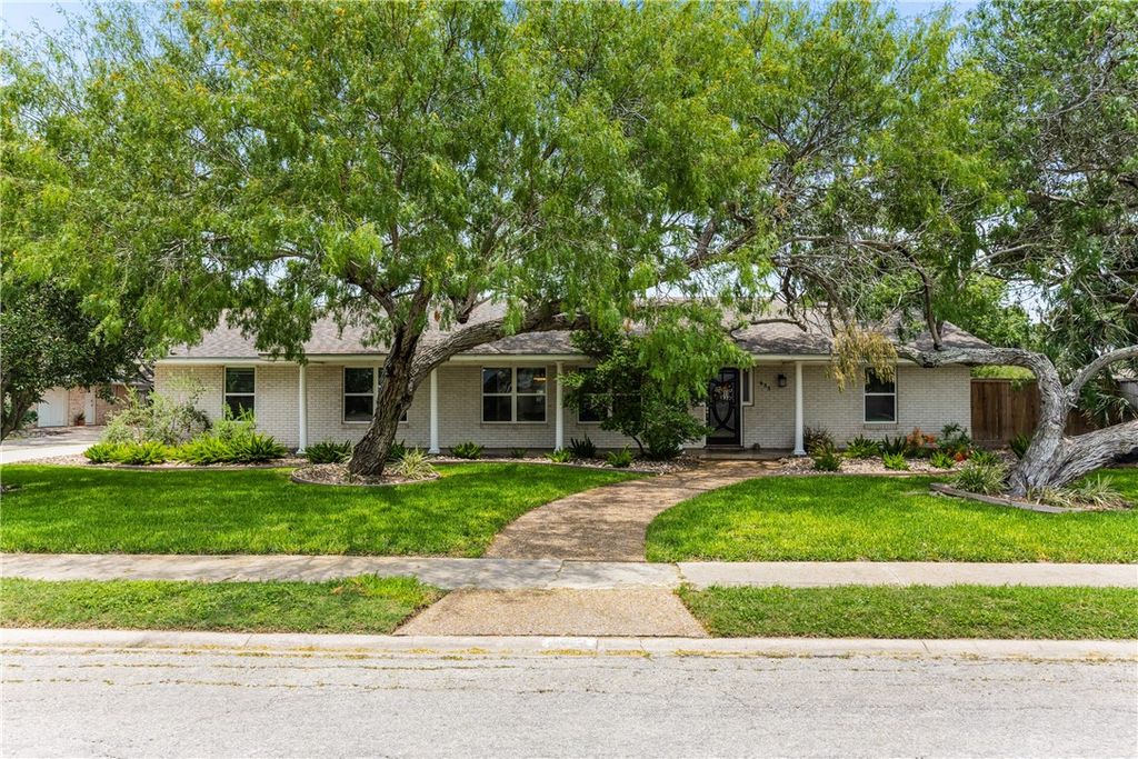 433 Cape Henry Dr, Corpus Christi, TX 78412