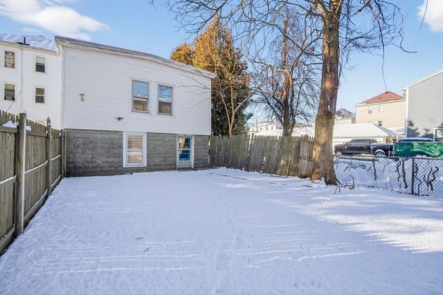 240 Montaup St, Fall River, MA 02724