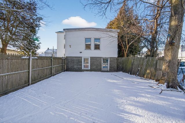 240 Montaup St, Fall River, MA 02724