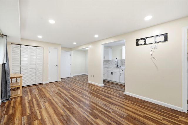 3 Brookside Dr Apt 3, Exeter, NH 03833