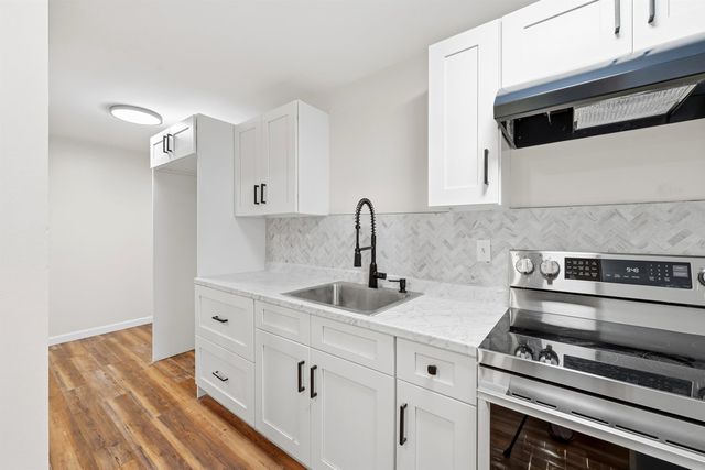 3 Brookside Dr Apt 3, Exeter, NH 03833