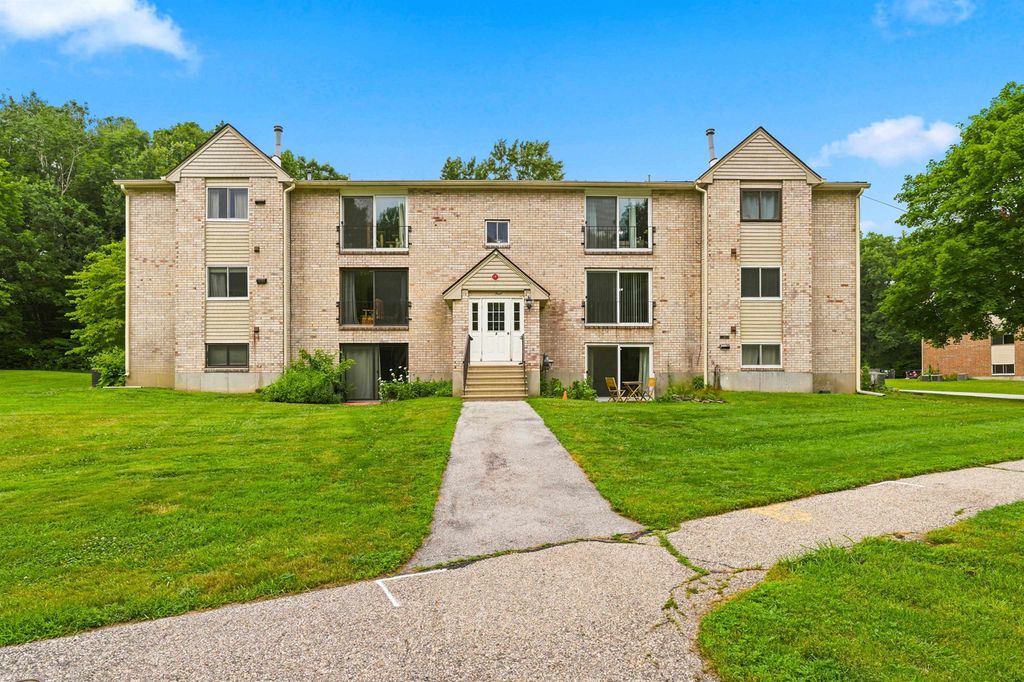 3 Brookside Dr Apt 3, Exeter, NH 03833