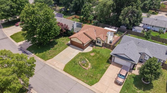 235 W Rosewood Lane, Derby, KS 67037