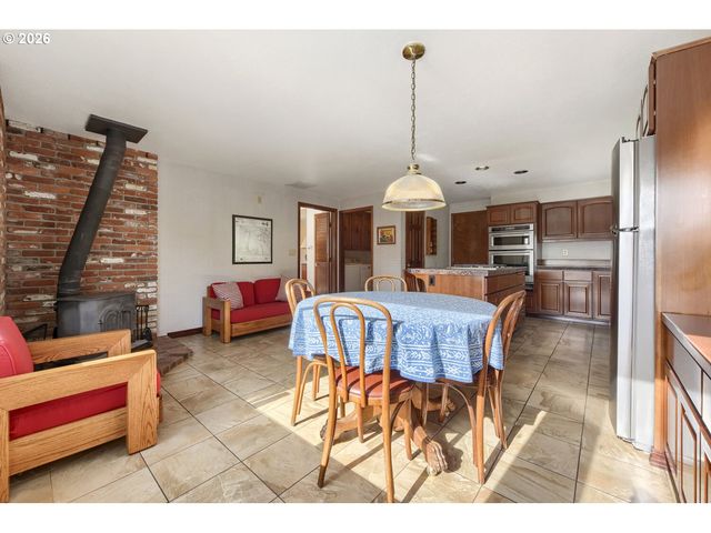 5890 Nw NECANICUM Way, Portland, OR 97229