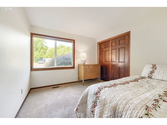 5890 Nw NECANICUM Way, Portland, OR 97229