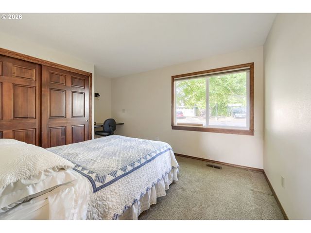 5890 Nw NECANICUM Way, Portland, OR 97229