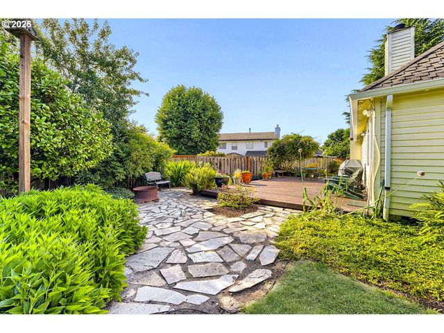 5890 Nw NECANICUM Way, Portland, OR 97229