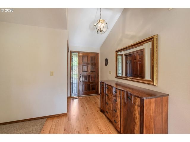 5890 Nw NECANICUM Way, Portland, OR 97229